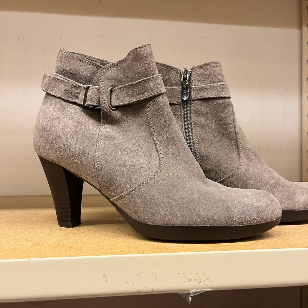 Waterproof Blondo suede dressy boot